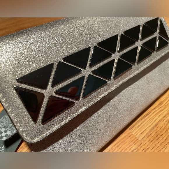 Vince Camuto Mosaic Fit Leather Crossbody Bag - Picture 12 of 14